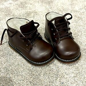 Josmo walker size 4 baby shoes